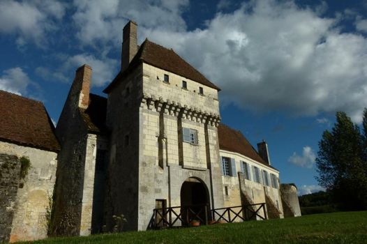Chateau monastere de la Corroirie