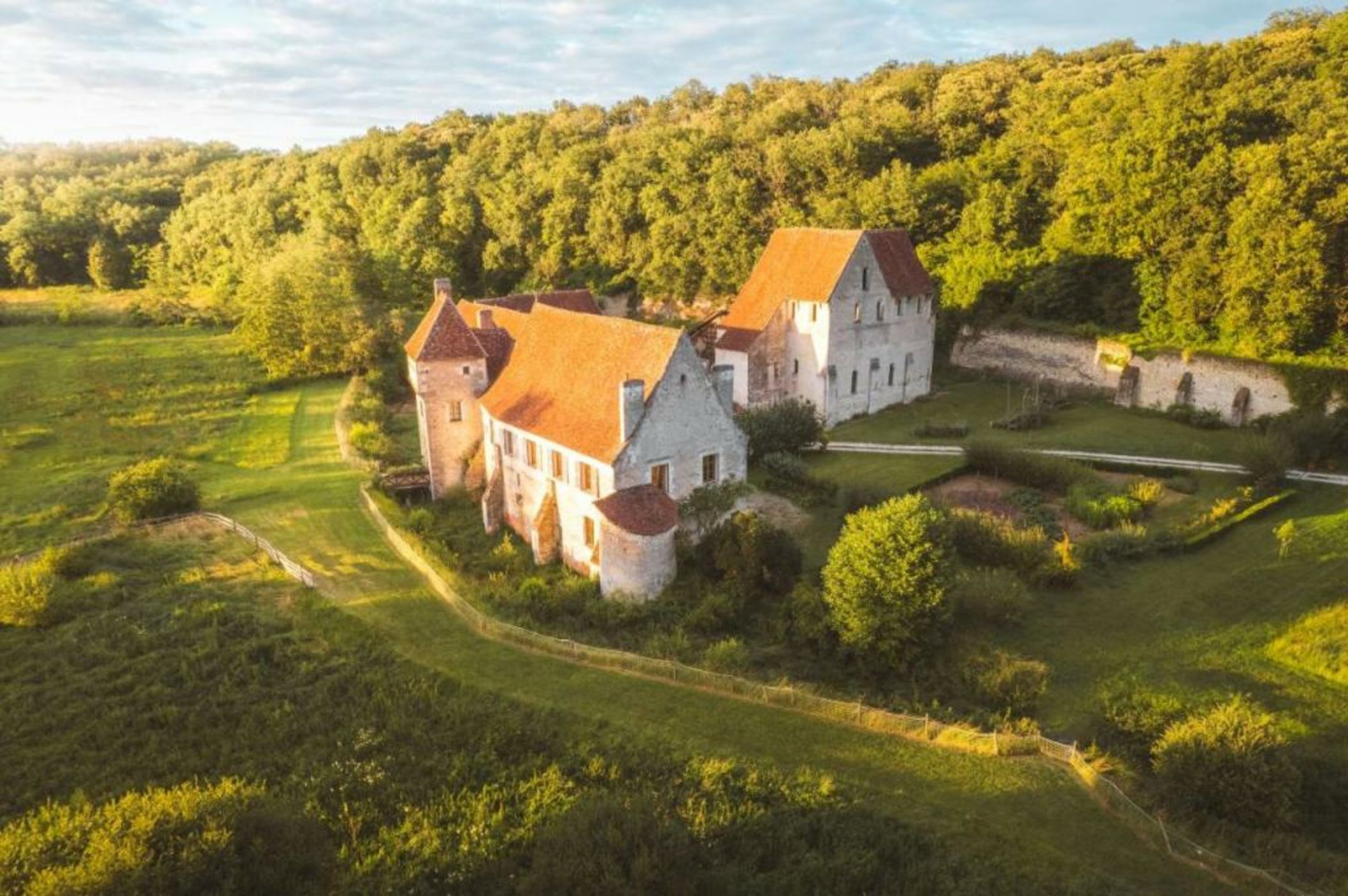 Chateau monastere de la Corroirie