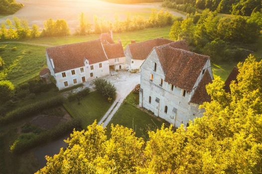 Chateau monastere de la Corroirie