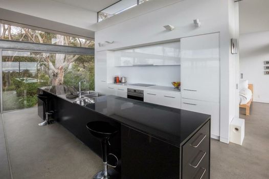 Avalon Coastal Retreat