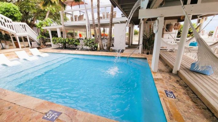 La Jamaca - An Island Vibe Hotel