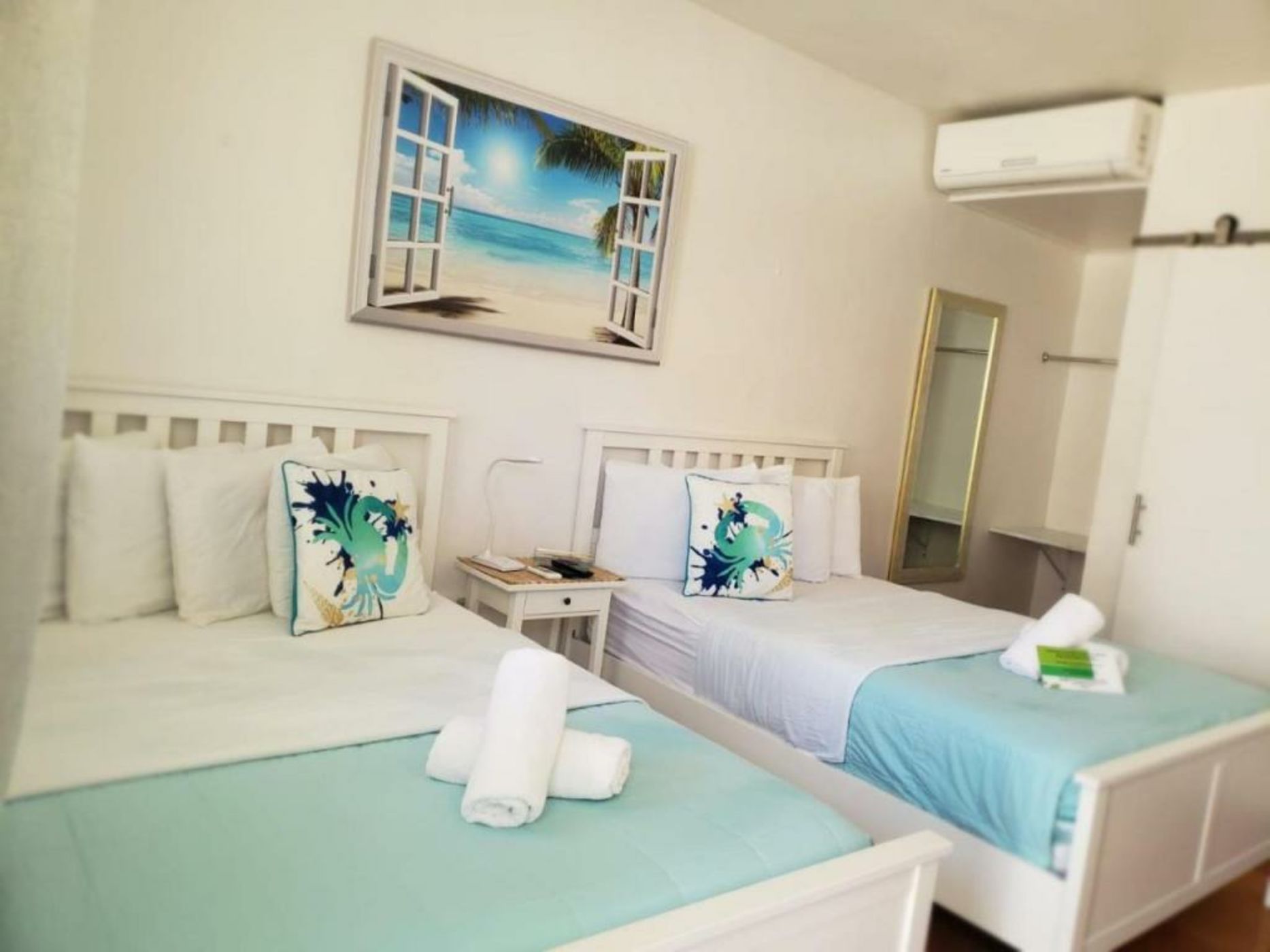 La Jamaca - An Island Vibe Hotel