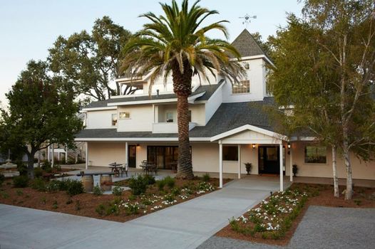 SummerWood Inn