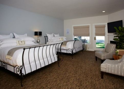SummerWood Inn