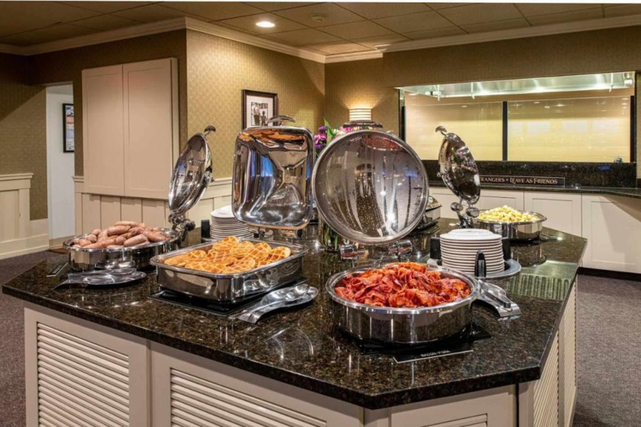 AmishView Inn & Suites