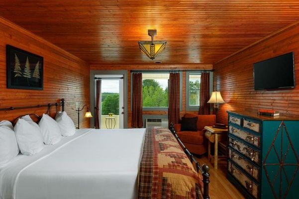 Friends Lake Inn