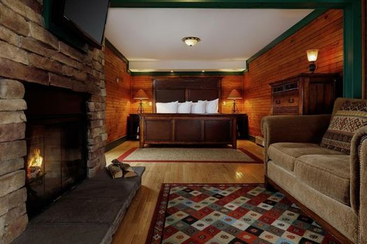 Friends Lake Inn
