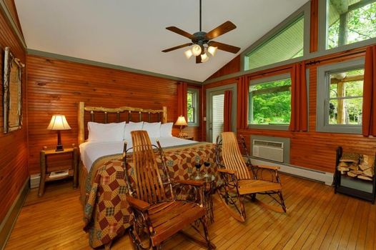 Friends Lake Inn