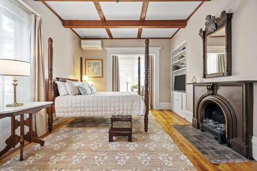 Isaiah Jones Homestead Bed and Breakfast