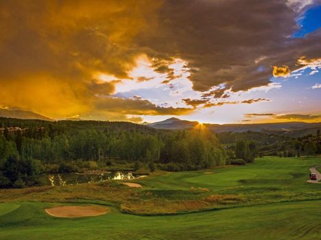 Fairmont Heritage Place, Franz Klammer Lodge