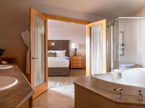 Fairmont Heritage Place, Franz Klammer Lodge