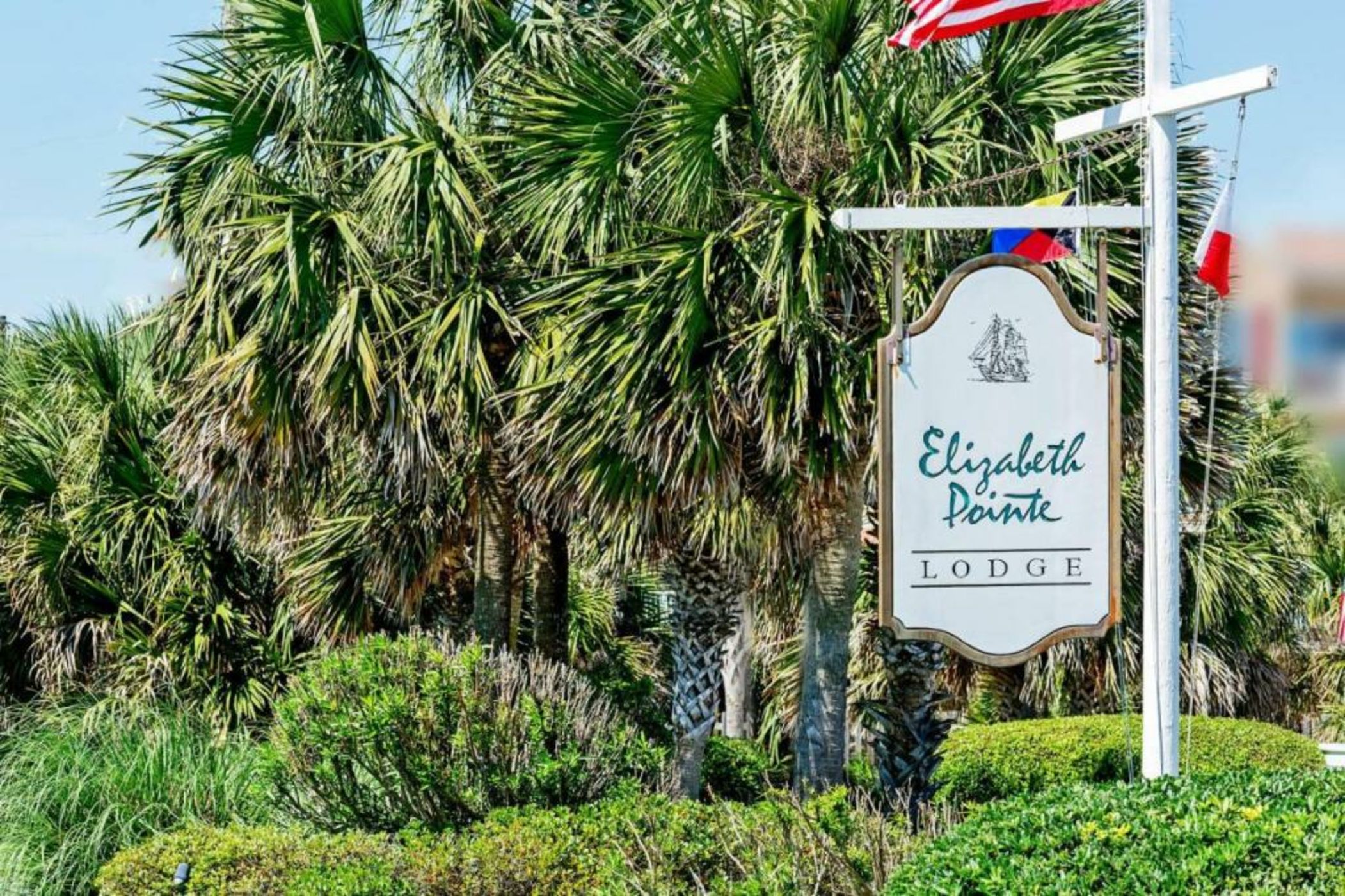 Elizabeth Pointe Lodge