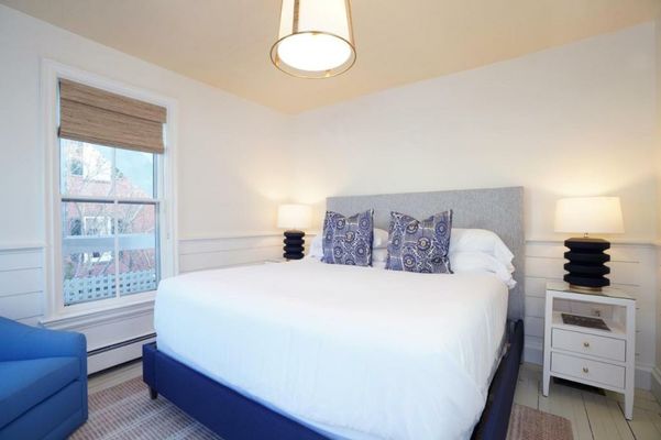 76 Main Ink Press Hotel