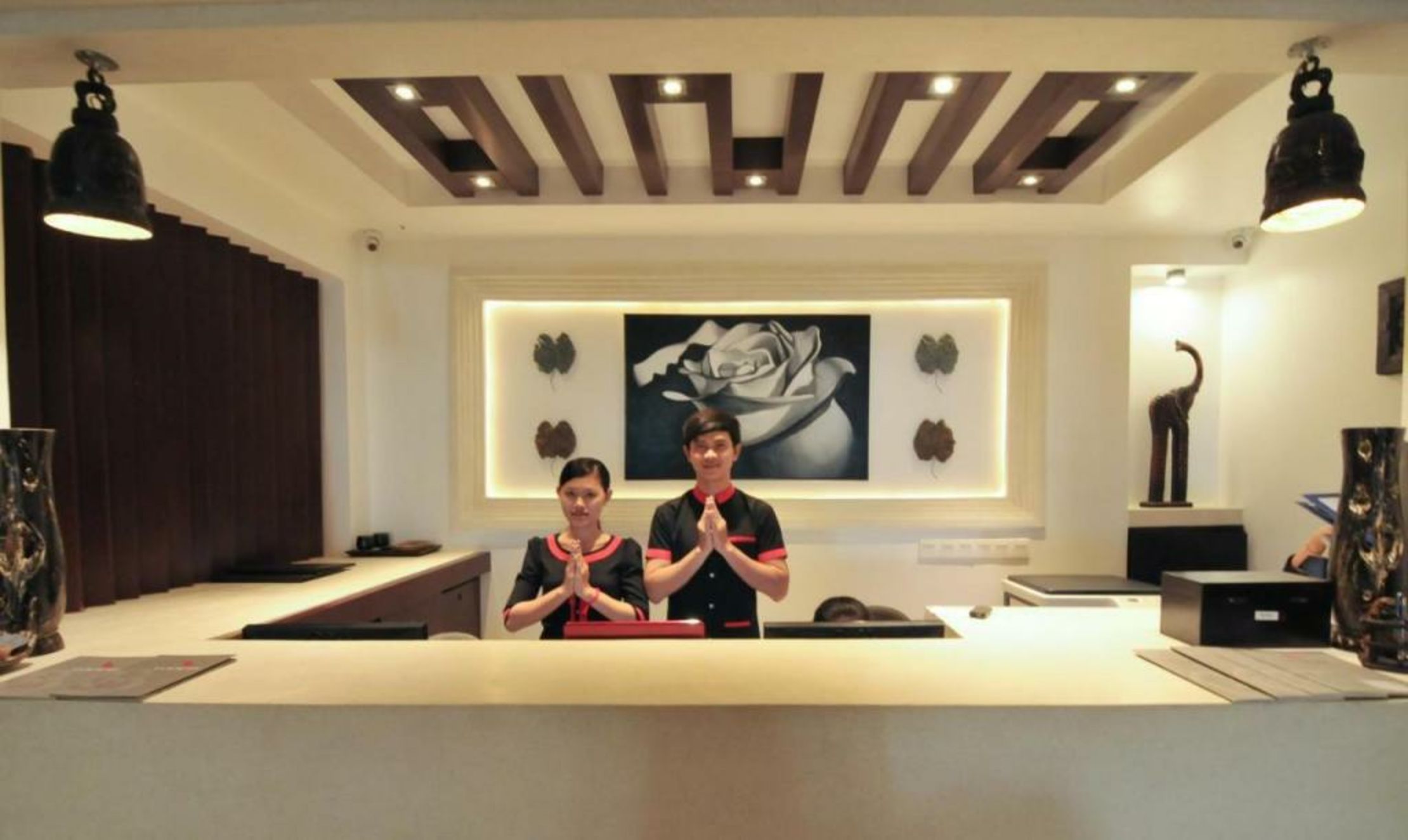 La Rose Suites