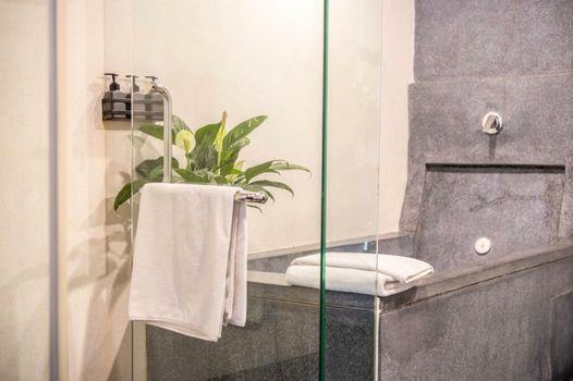 La Rose Suites