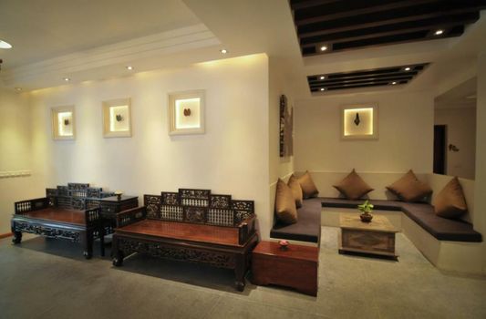 La Rose Suites