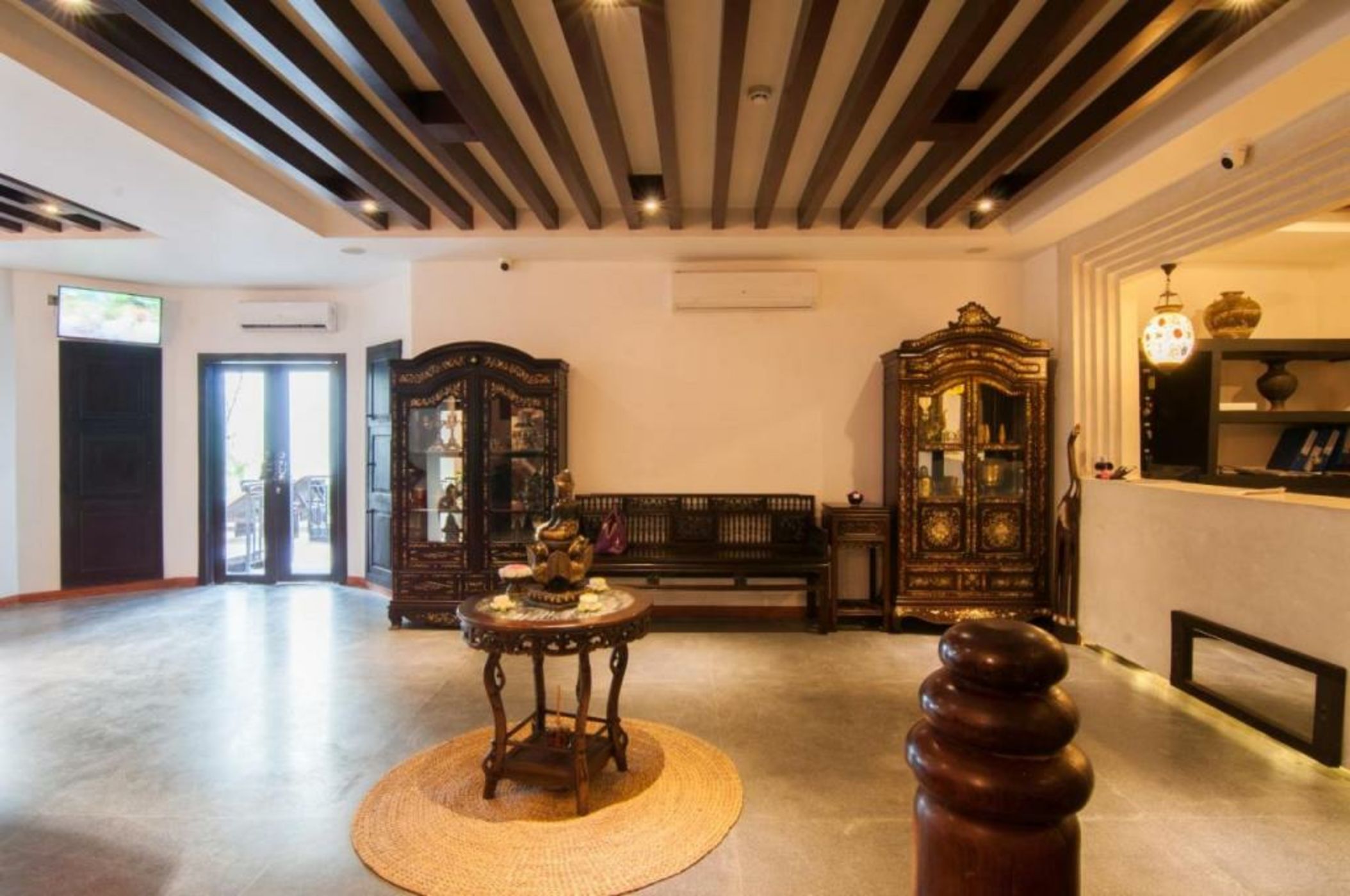 La Rose Suites