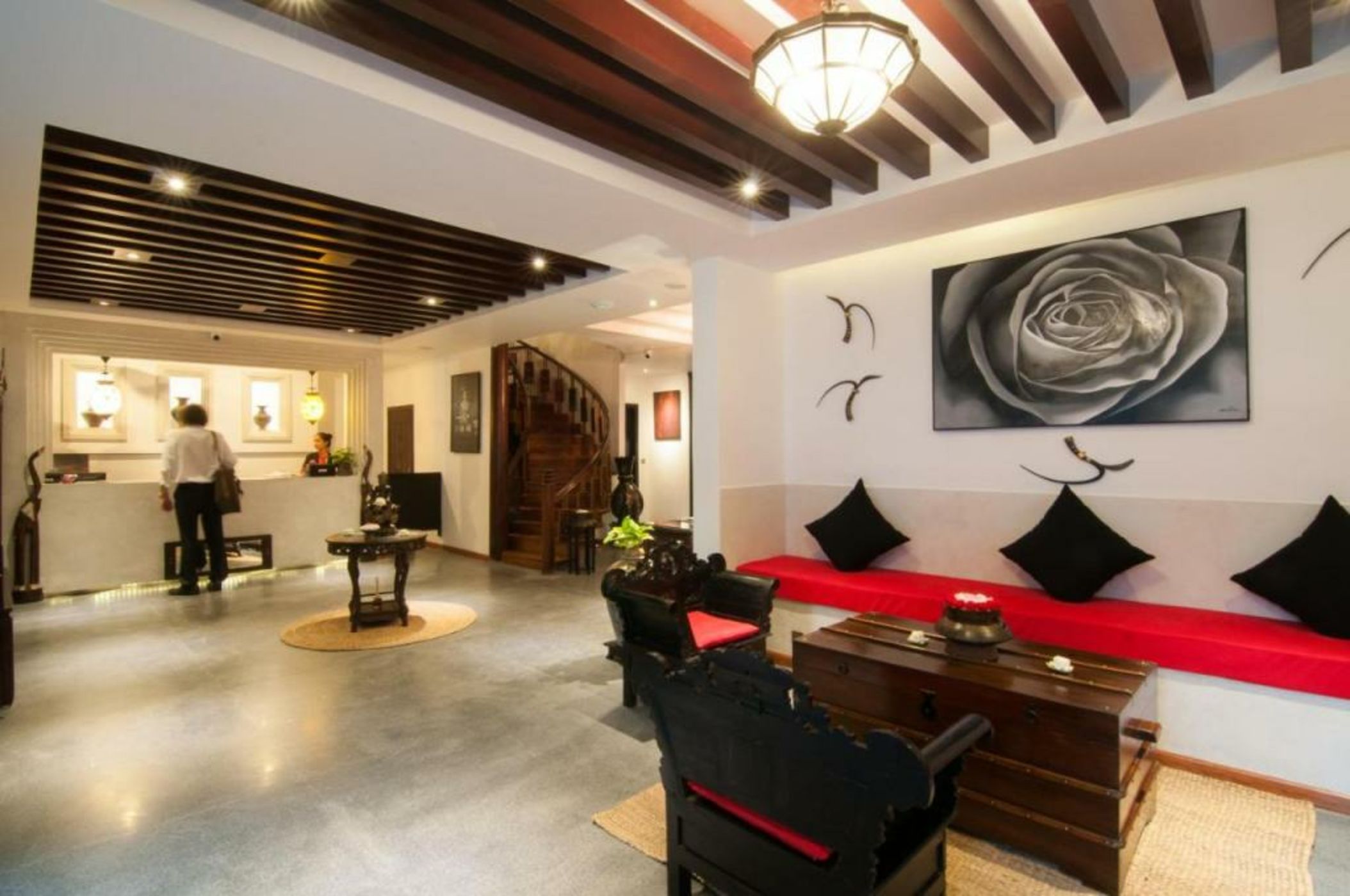 La Rose Suites
