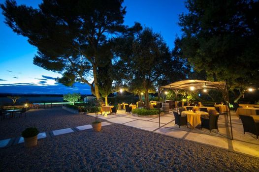 Maison CHENET - Les Chambres Entre Vigne et Garrigue - Teritoria