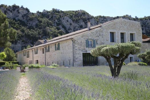 Maison CHENET - Les Chambres Entre Vigne et Garrigue - Teritoria