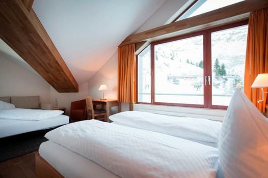 Berghotel Trübsee - Accessible Only by Cable Car