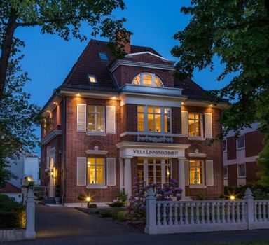 Villa Linnenschmidt, Historische Villa, Bremen Zentral, HBF, Messe, ÖVB Arena, Kostenloser Parkplatz, Altstadt