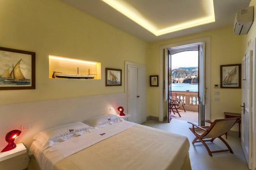 Yacht Club Capo Cervo Suites B&B