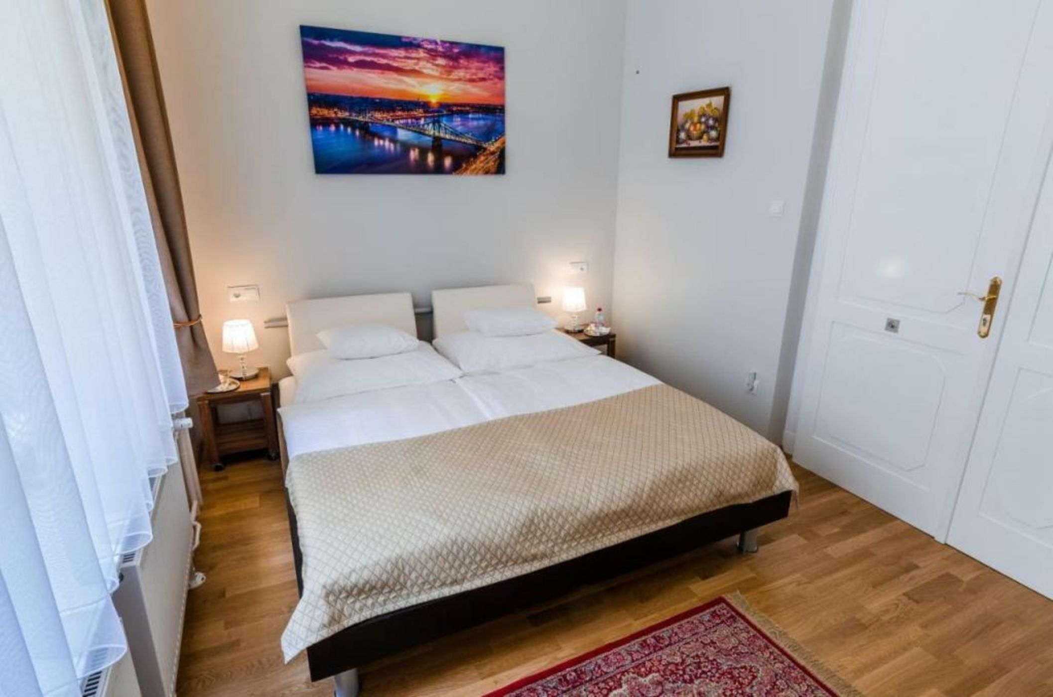Anabelle Bed and Budapest