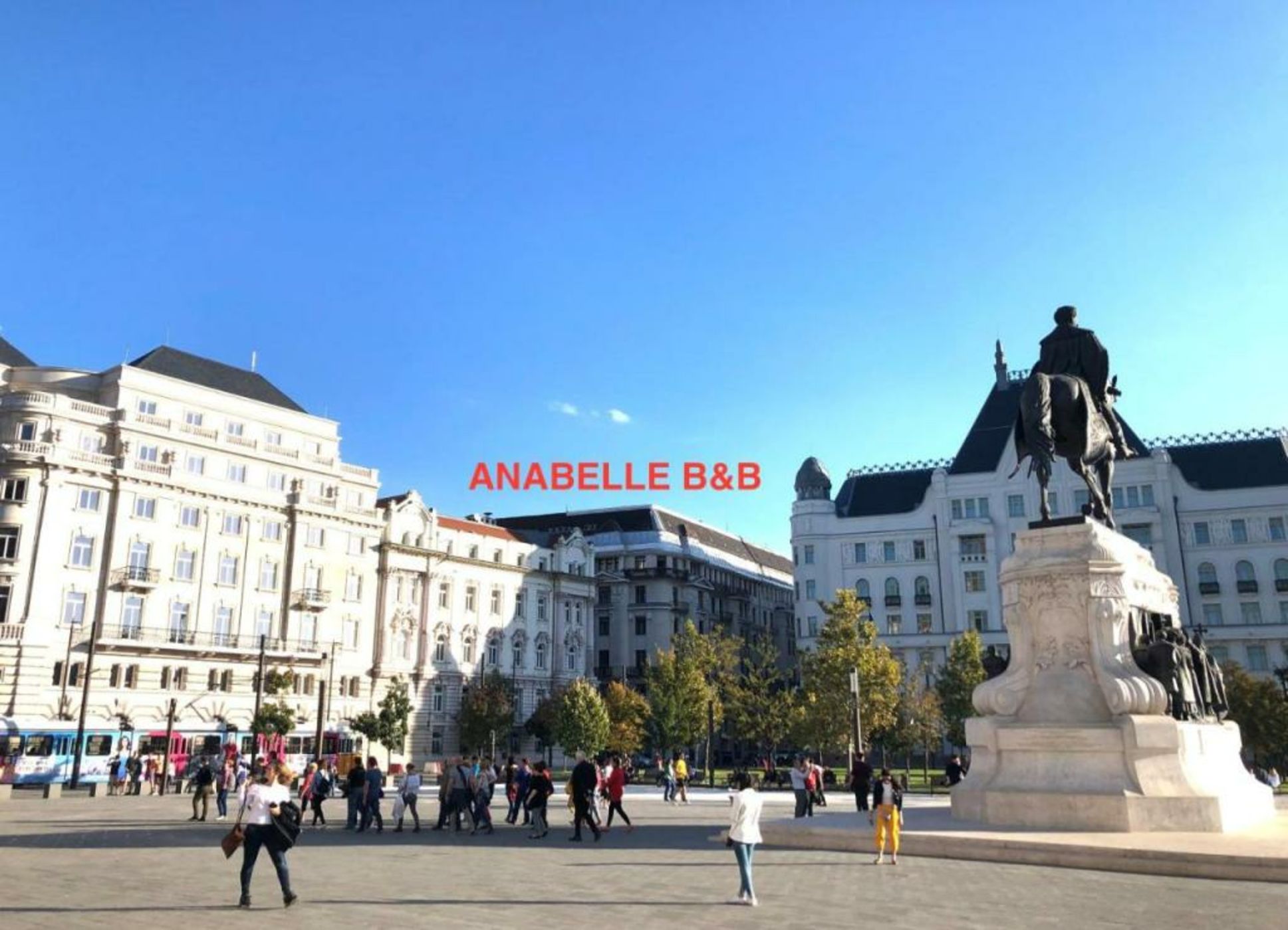 Anabelle Bed and Budapest