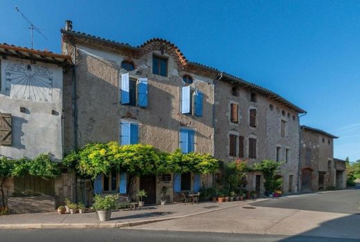 La Maison aux Puits