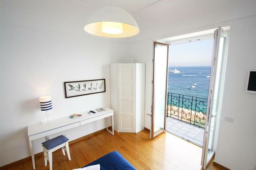 Capri Inn