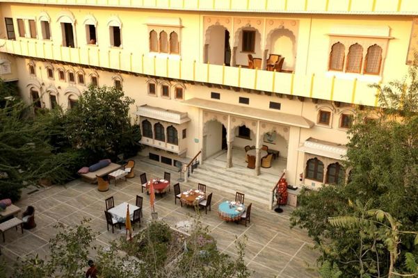 Dera Mandawa