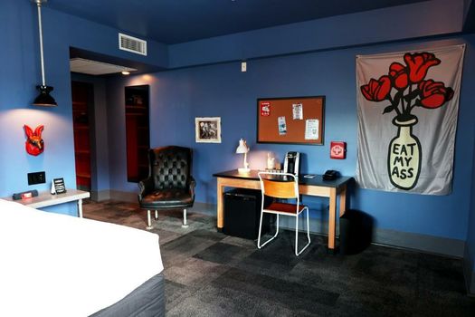 Hotel Gaythering - Gay Hotel - All Adults Welcome