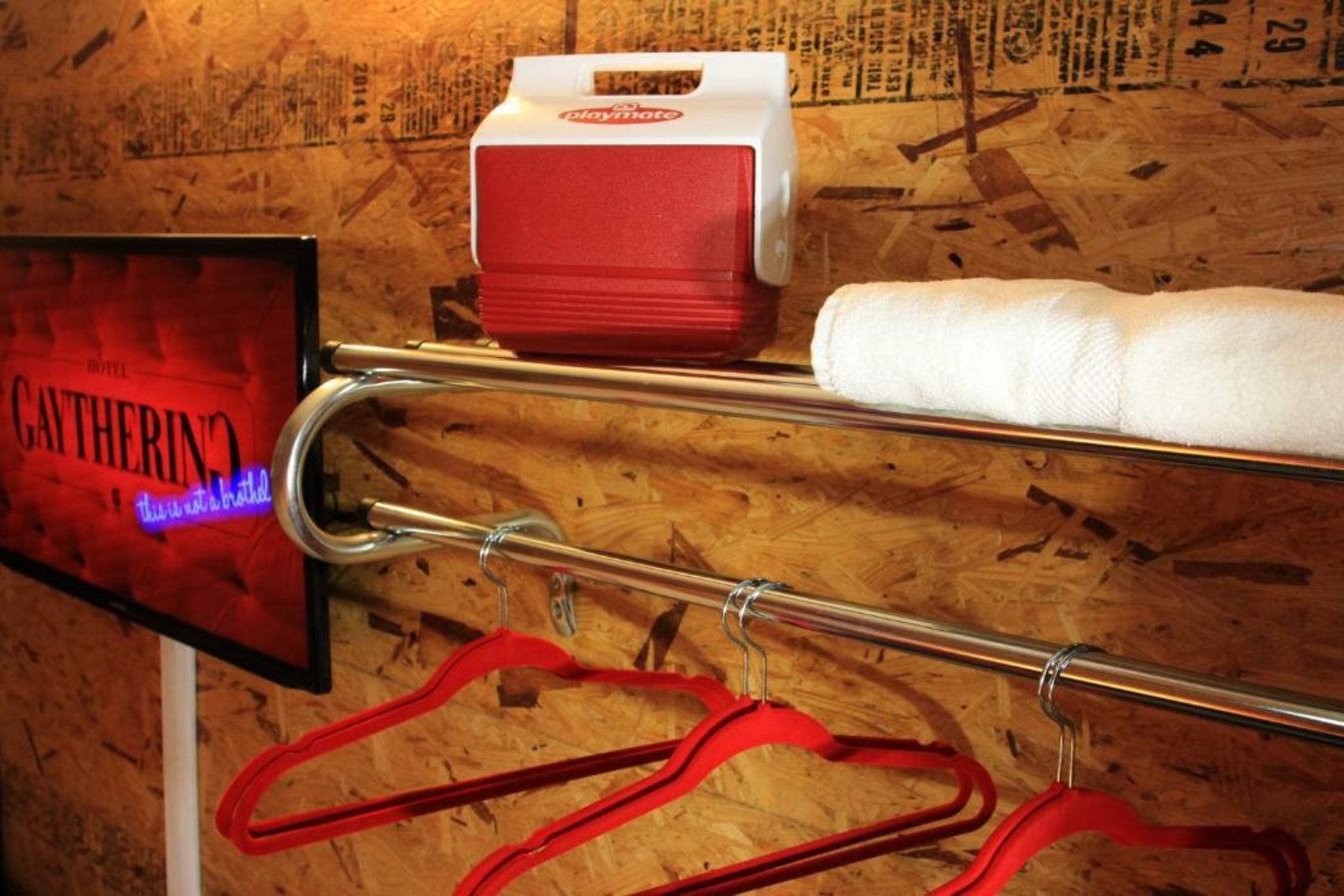 Hotel Gaythering - Gay Hotel - All Adults Welcome