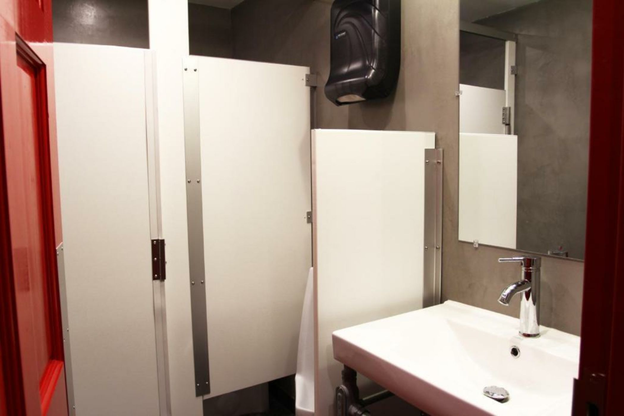 Hotel Gaythering - Gay Hotel - All Adults Welcome