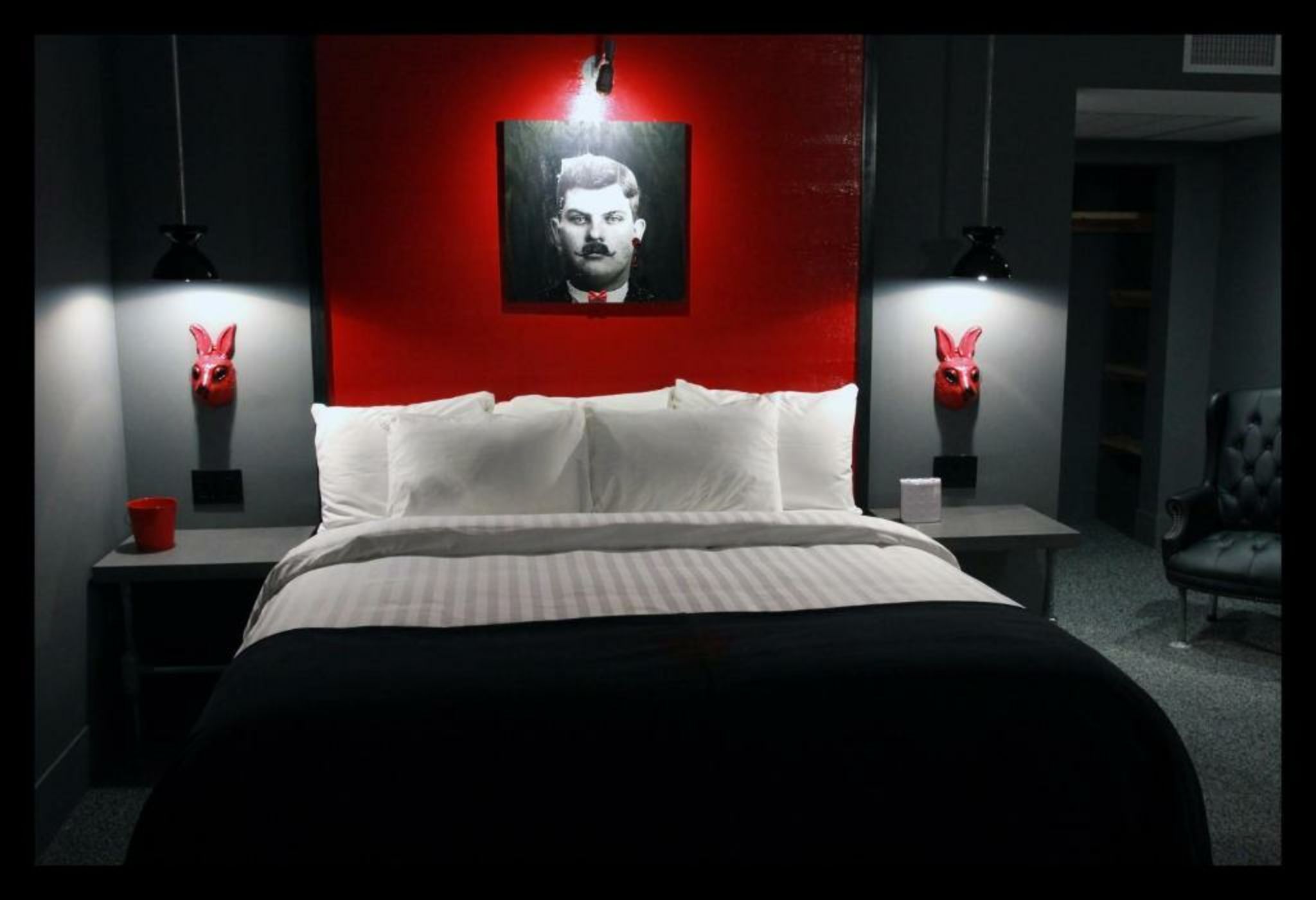 Hotel Gaythering - Gay Hotel - All Adults Welcome