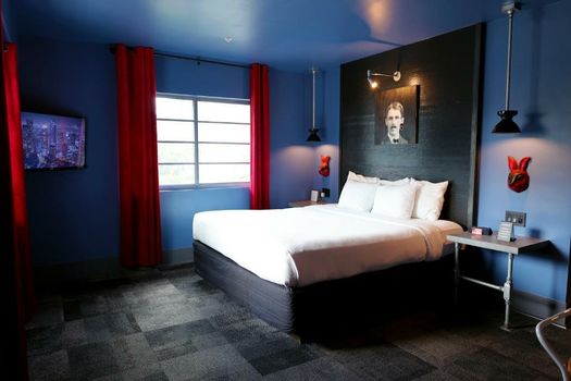 Hotel Gaythering - Gay Hotel - All Adults Welcome