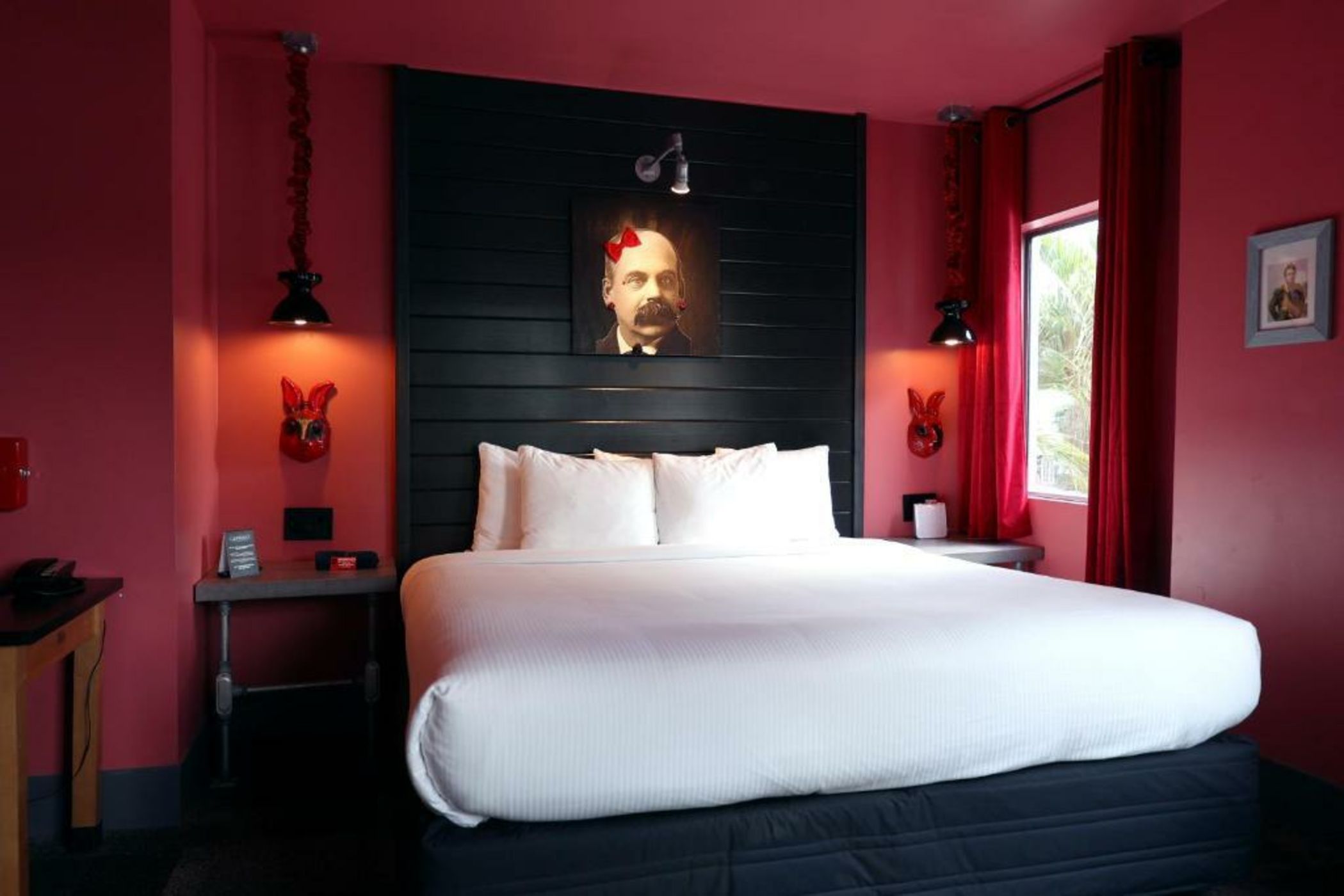 Hotel Gaythering - Gay Hotel - All Adults Welcome