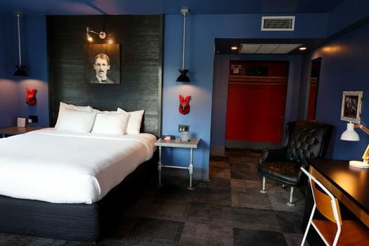 Hotel Gaythering - Gay Hotel - All Adults Welcome