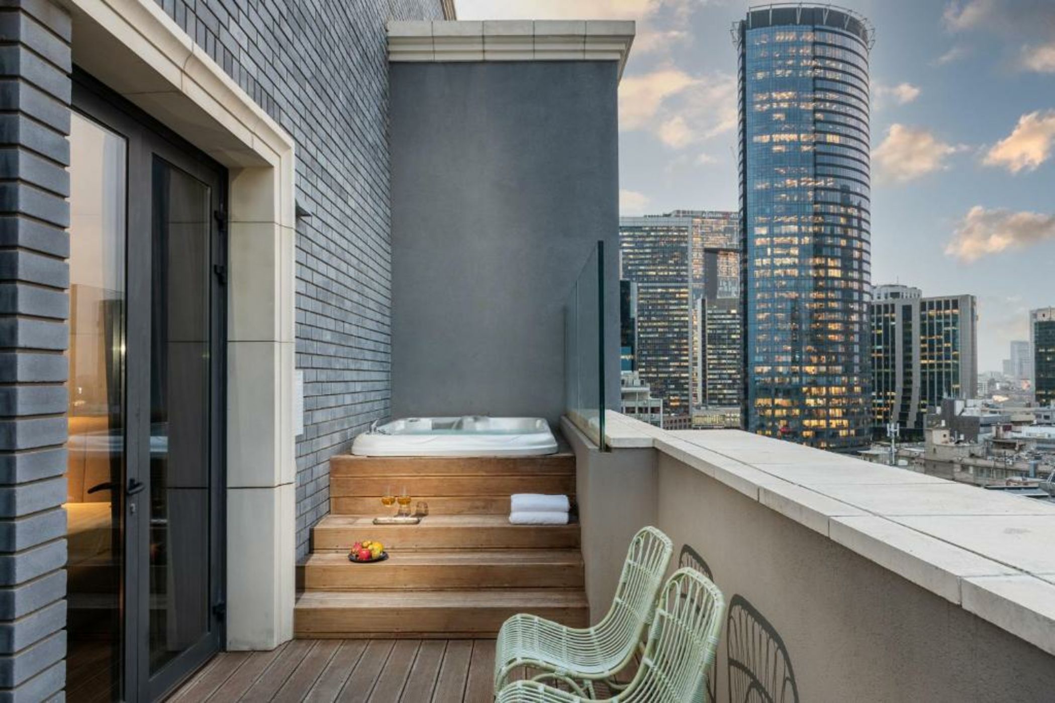 Hotel Indigo Tel Aviv - Diamond District, an IHG Hotel