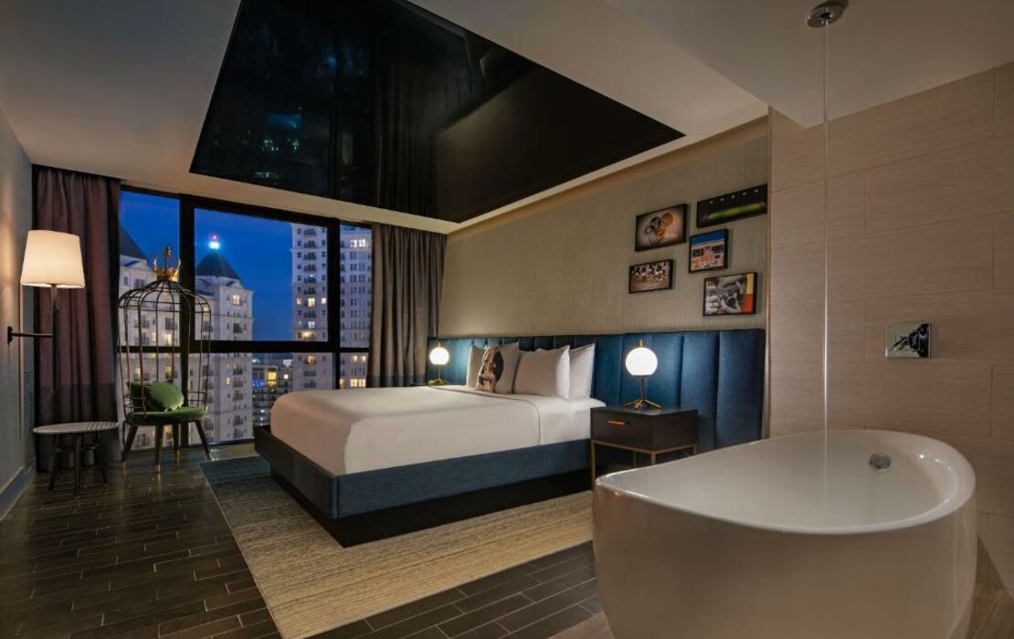 Hotel Midtown Atlanta, Curio Collection by Hilton