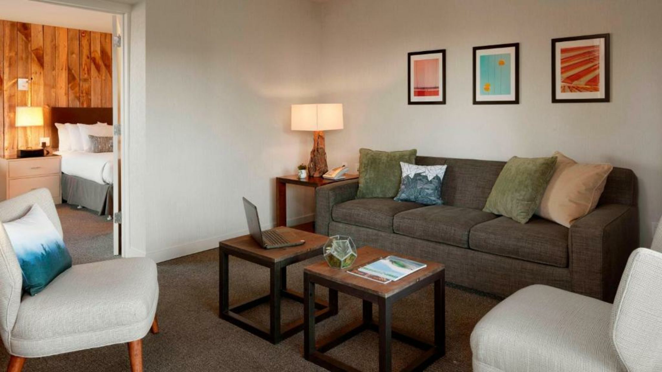 Hotel Paradox, Autograph Collection