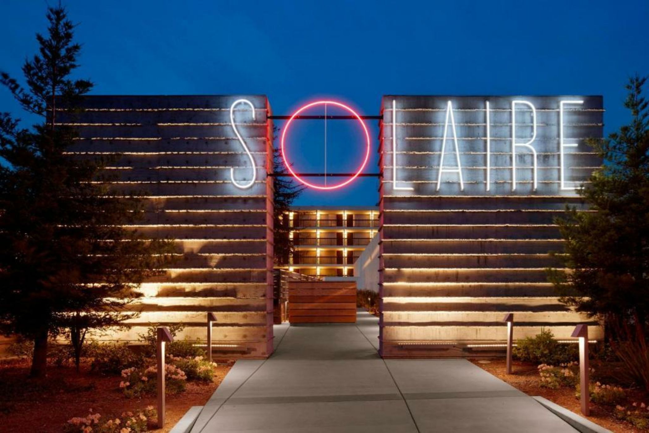 Hotel Paradox, Autograph Collection