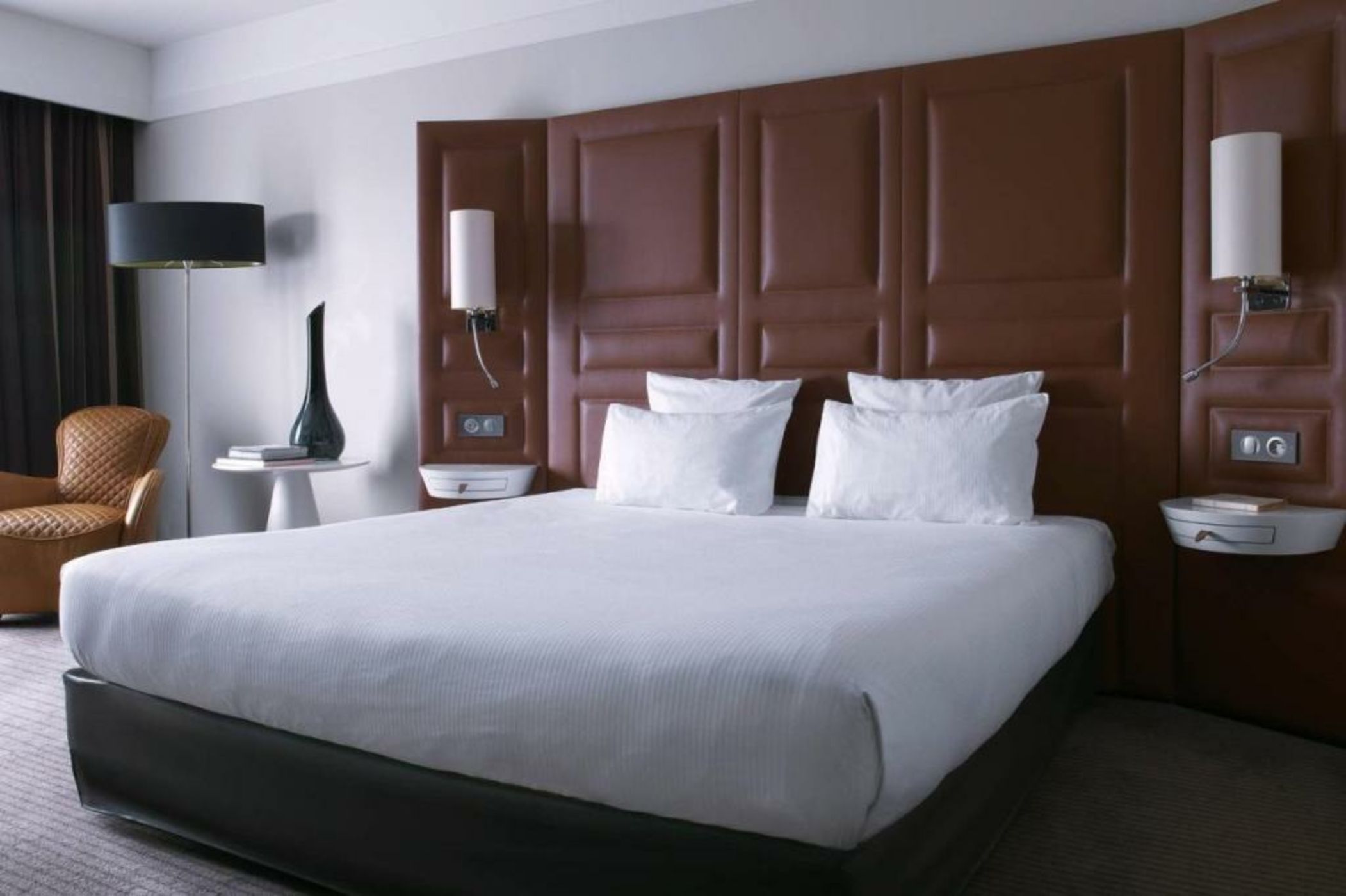 Renaissance Paris Hippodrome de St. Cloud Hotel