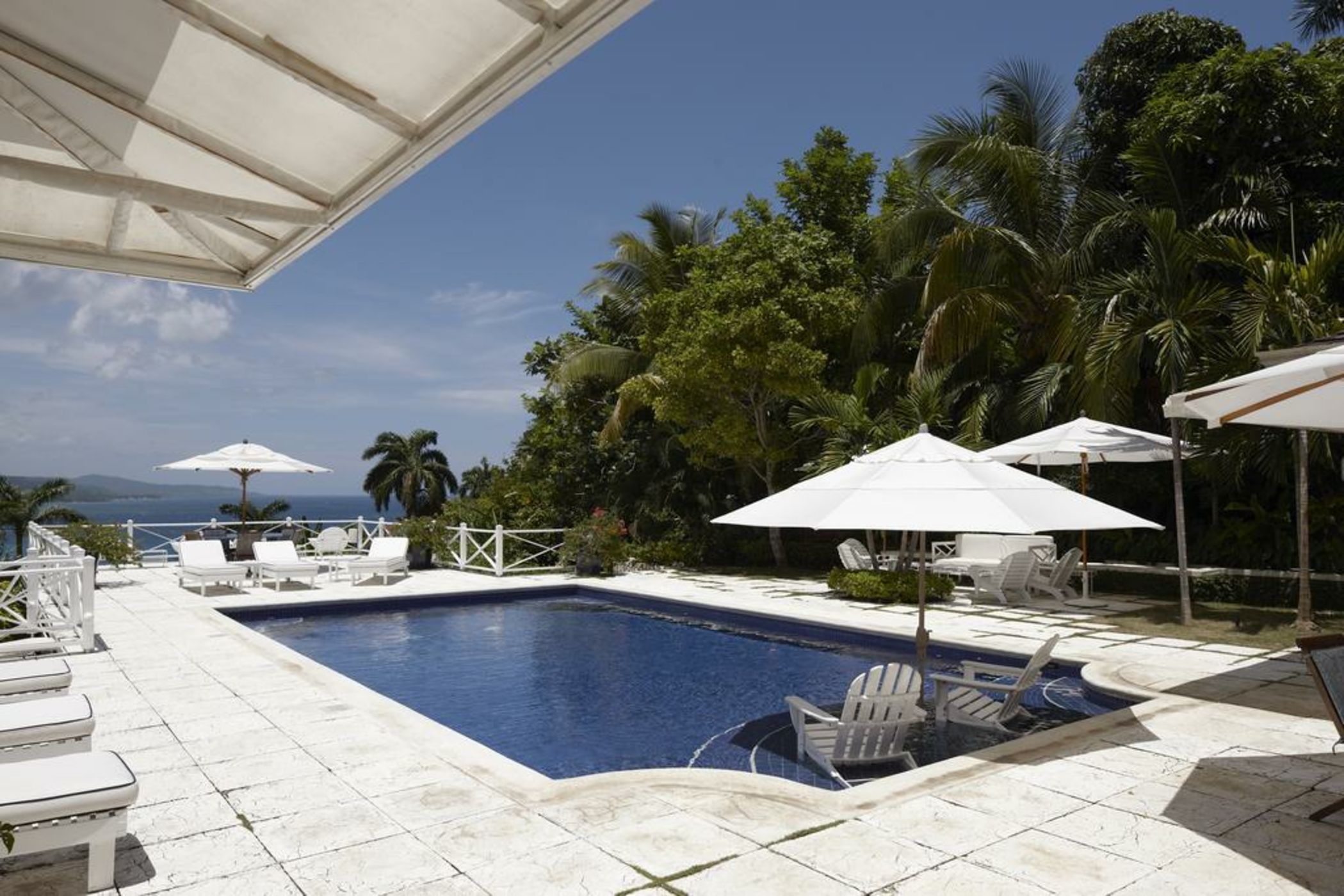 Round Hill Hotel & Villas