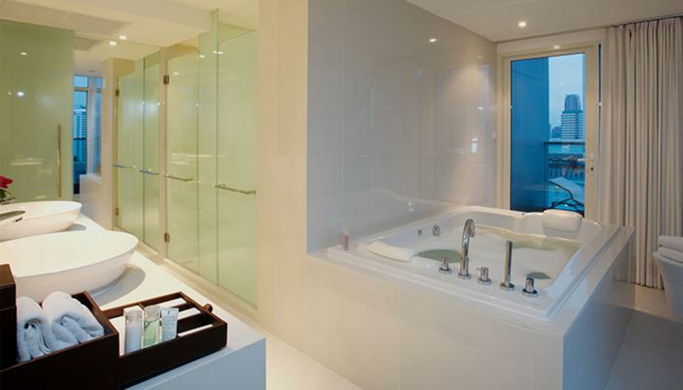 Centara Watergate Pavillion Hotel Bangkok