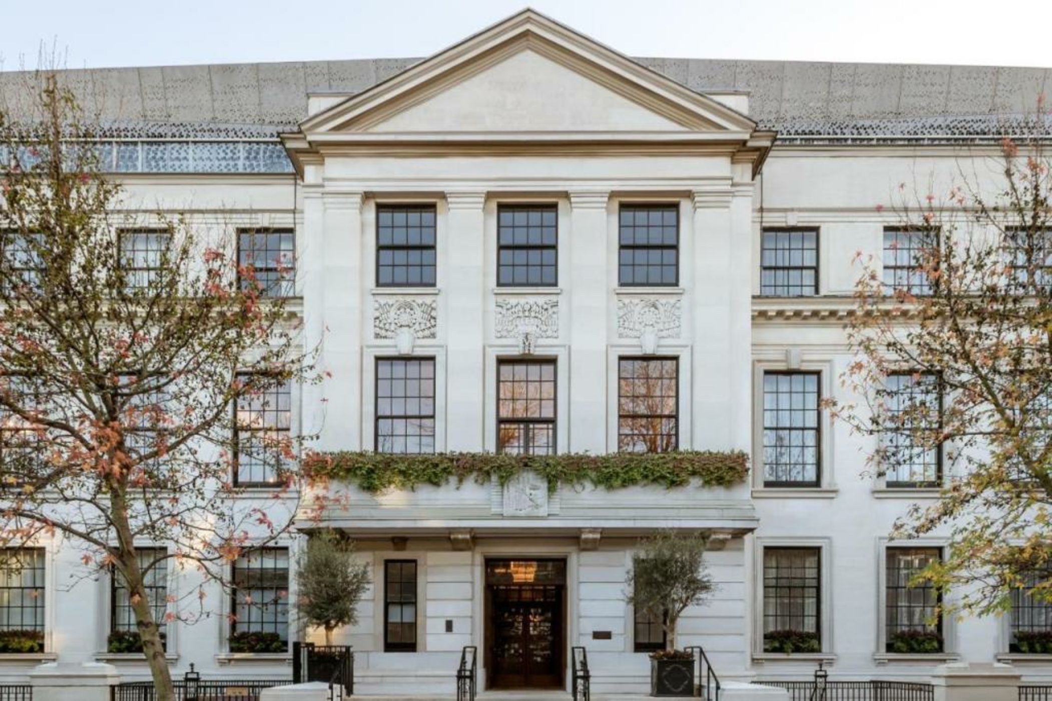 Town Hall Hotel & Apartments