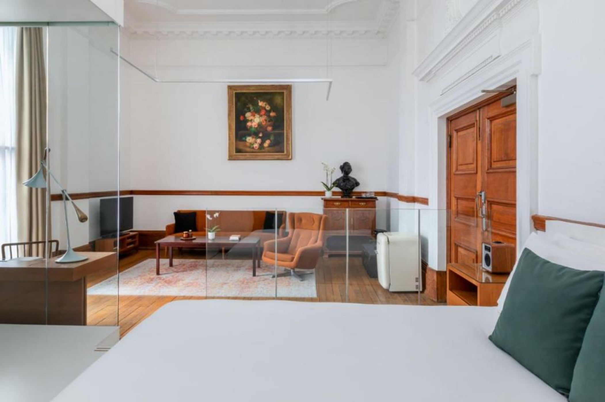 Town Hall Hotel & Apartments