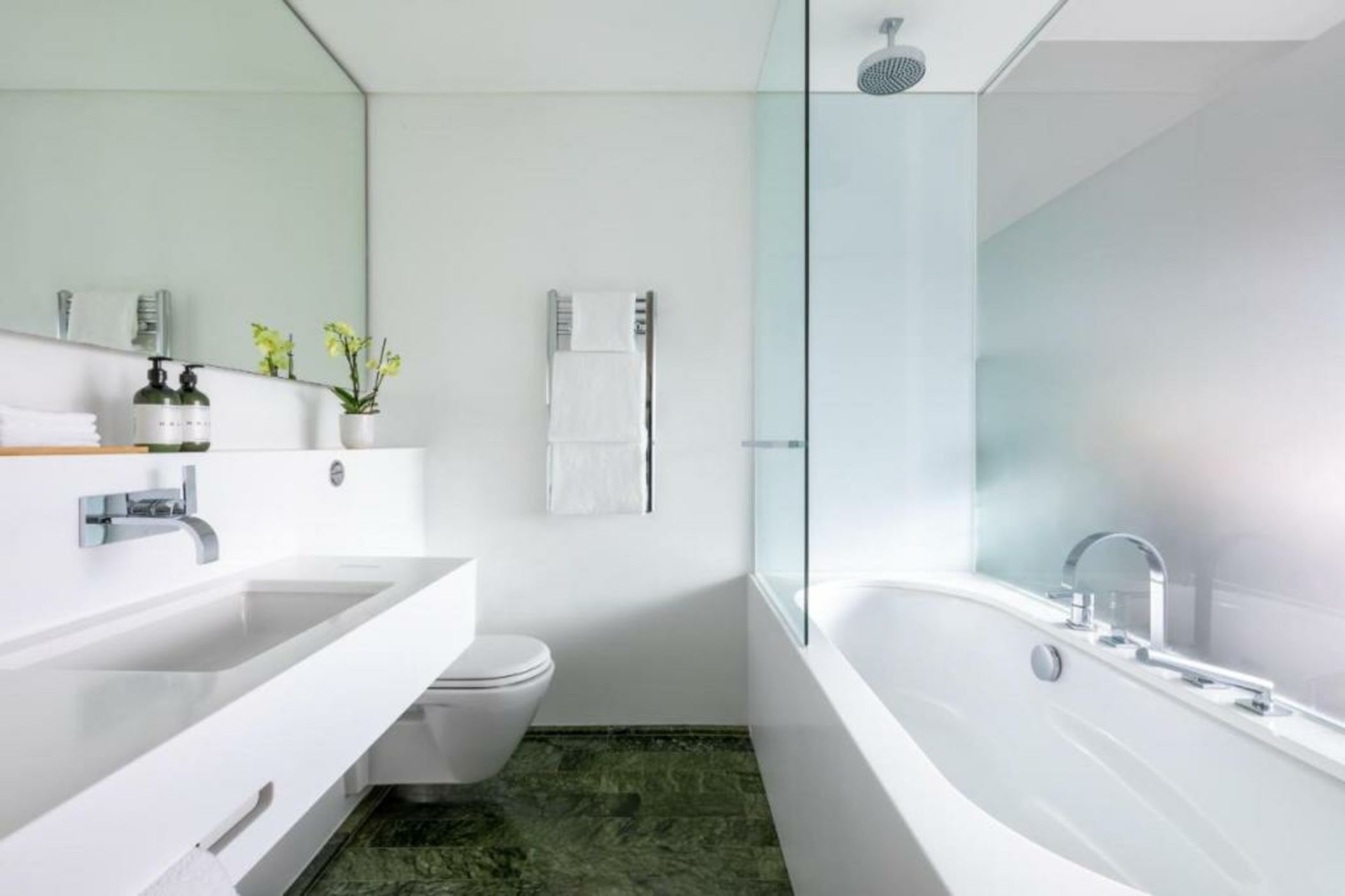 Town Hall Hotel & Apartments