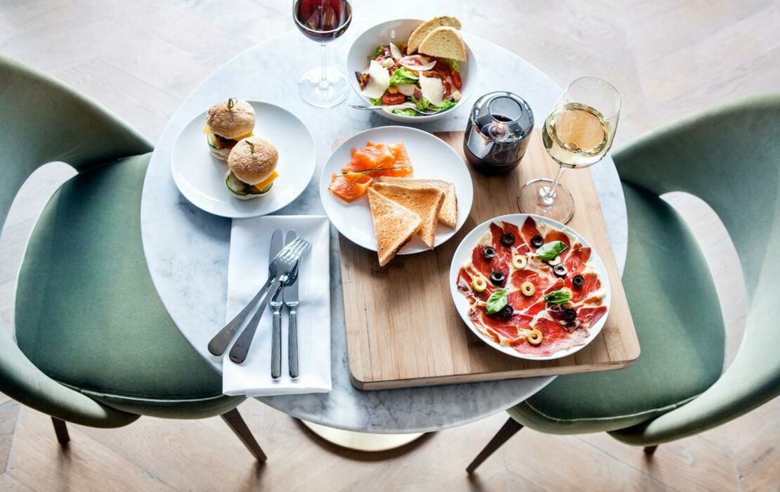 Pillows Luxury Boutique Hotel Anna Van Den Vondel Amsterdam, a Design